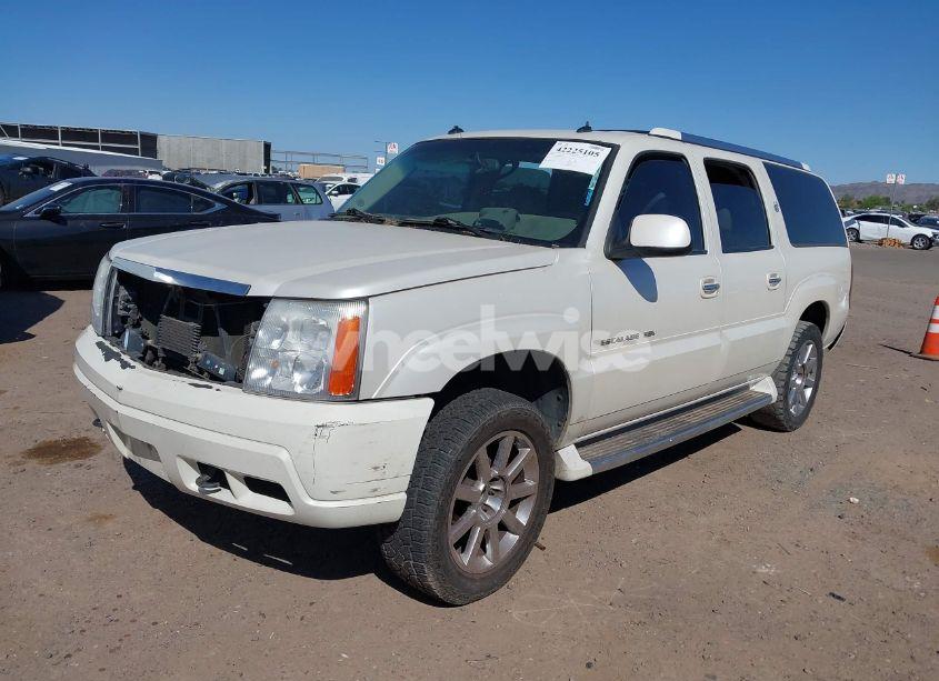 Photo 2 of 2003 Cadillac Escalade ESV STANDARD (VIN 3GYFK66N03G267563)