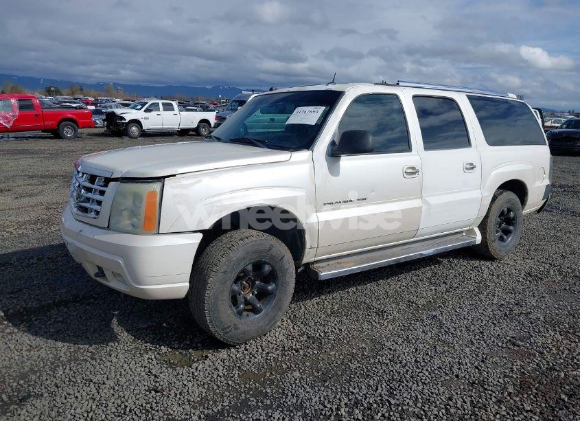 Photo 2 of 2005 Cadillac Escalade ESV PLATINUM EDITION (VIN 3GYFK66N05G126950)