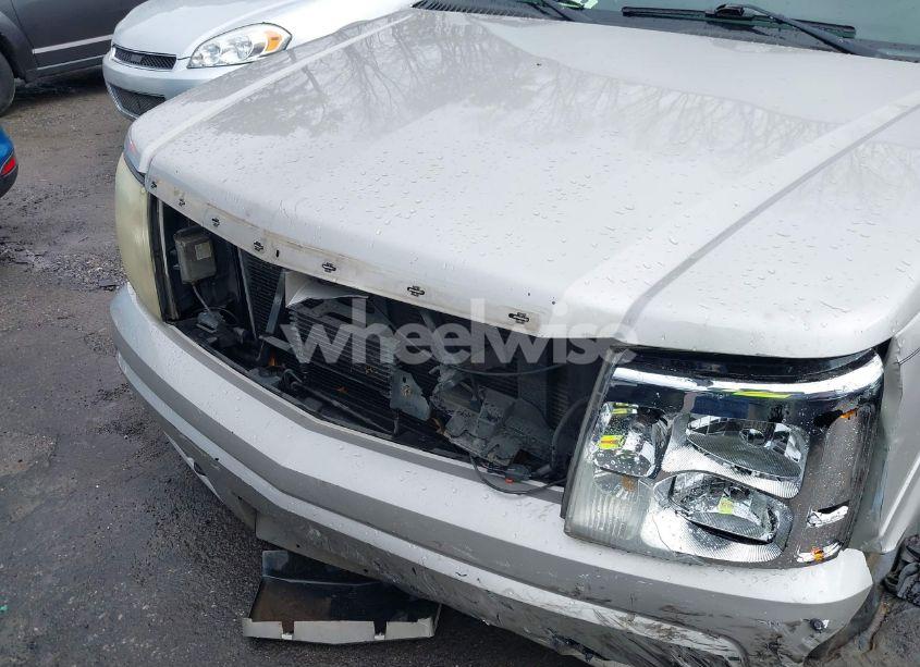 Photo 13 of 2005 Cadillac Escalade ESV STANDARD (VIN 3GYFK66N55G224467)