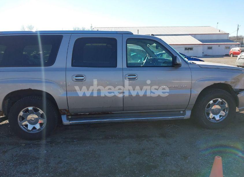 Photo 5 of 2005 Cadillac Escalade ESV STANDARD (VIN 3GYFK66N65G192080)