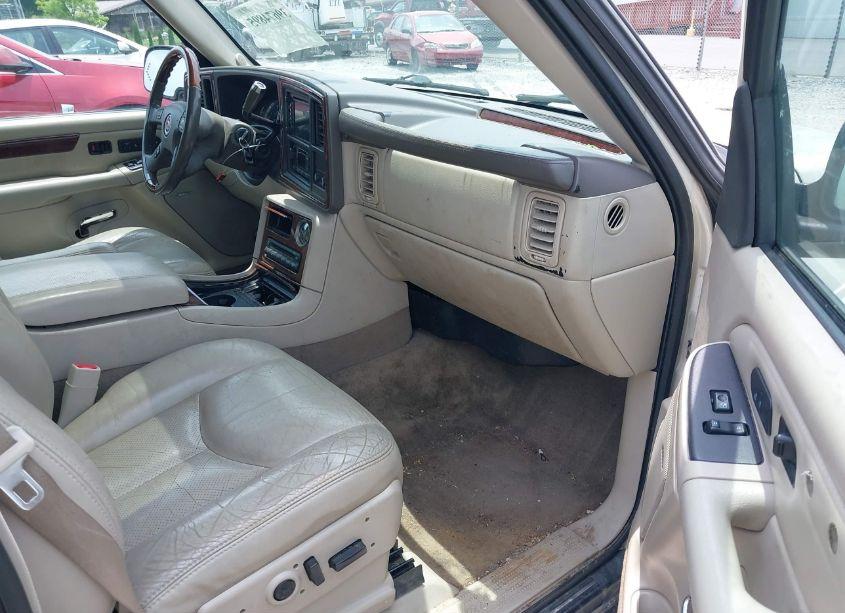 Photo 5 of 2005 Cadillac Escalade ESV STANDARD (VIN 3GYFK66NX5G105958)
