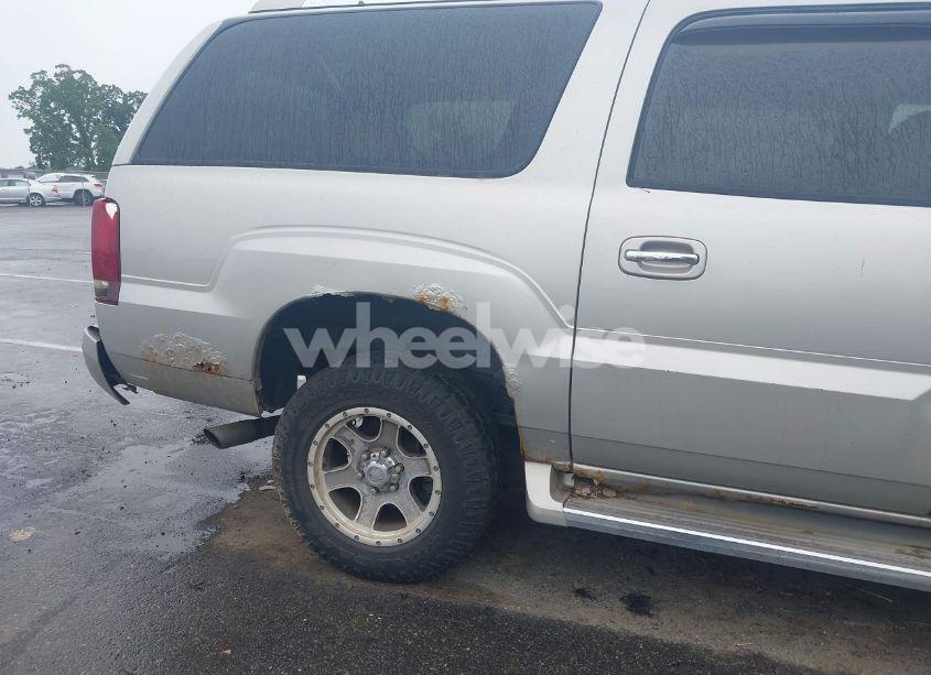 Photo 12 of 2005 Cadillac Escalade ESV STANDARD (VIN 3GYFK66NX5G147854)