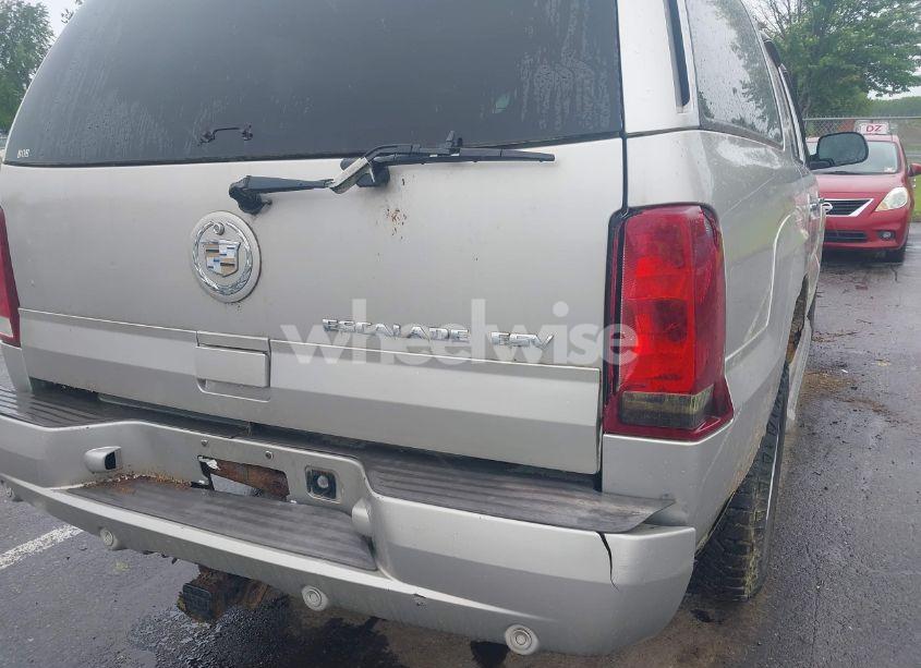 Photo 13 of 2005 Cadillac Escalade ESV STANDARD (VIN 3GYFK66NX5G147854)