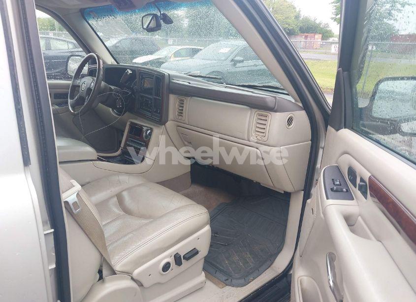 Photo 5 of 2005 Cadillac Escalade ESV STANDARD (VIN 3GYFK66NX5G147854)