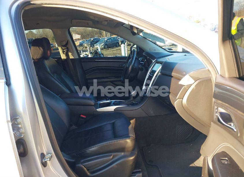 Photo 5 of 2014 Cadillac Srx STANDARD (VIN 3GYFNAE32ES653170)