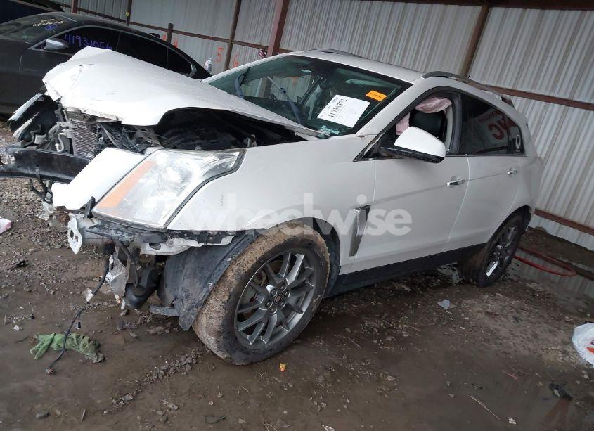 Photo 2 of 2015 Cadillac Srx PERFORMANCE COLLECTION (VIN 3GYFNCE30FS612940)