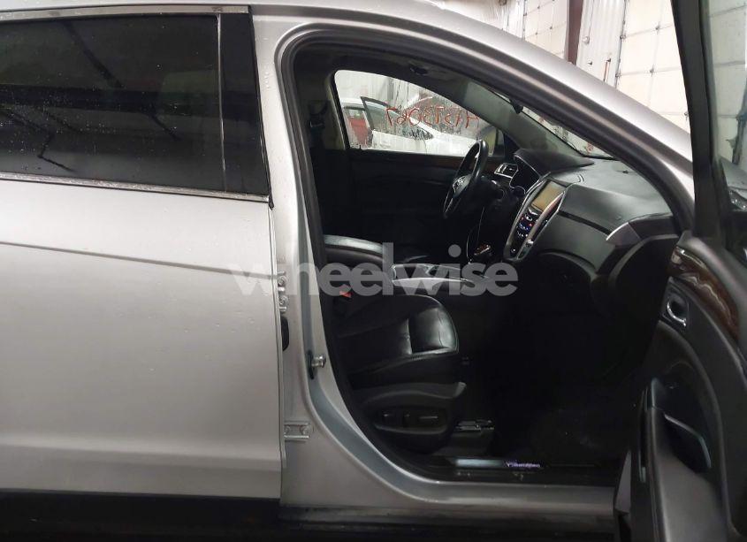 Photo 5 of 2013 Cadillac Srx LUXURY COLLECTION (VIN 3GYFNCE31DS618940)