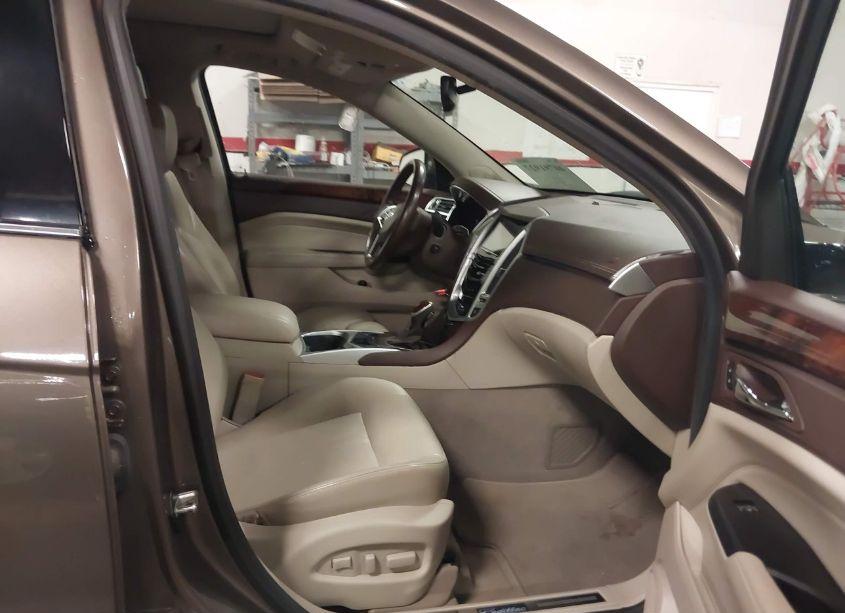 Photo 5 of 2016 Cadillac Srx PERFORMANCE COLLECTION (VIN 3GYFNCE33GS543128)