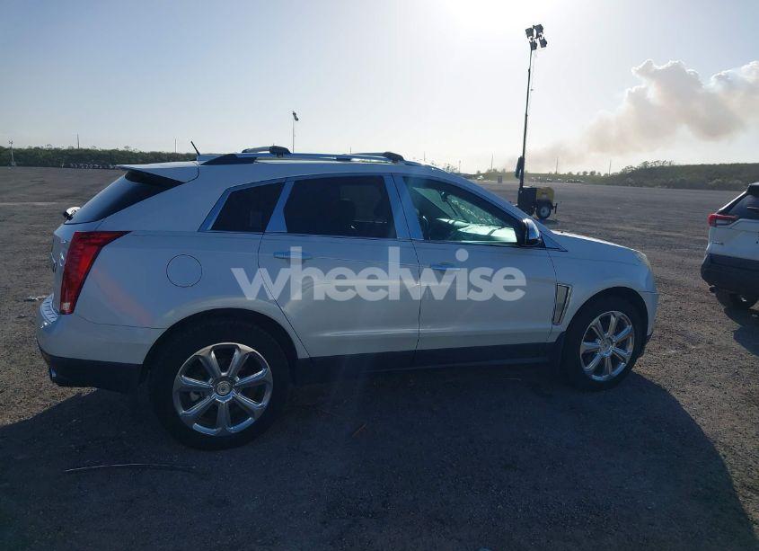 Photo 13 of 2015 Cadillac Srx PERFORMANCE COLLECTION (VIN 3GYFNCE39FS639733)