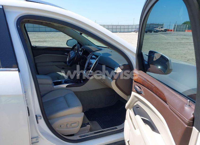 Photo 5 of 2013 Cadillac Srx PERFORMANCE COLLECTION (VIN 3GYFNDE34DS530275)