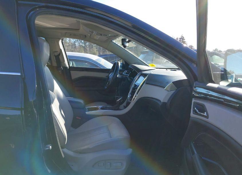 Photo 5 of 2014 Cadillac Srx PERFORMANCE COLLECTION (VIN 3GYFNFE30ES530769)