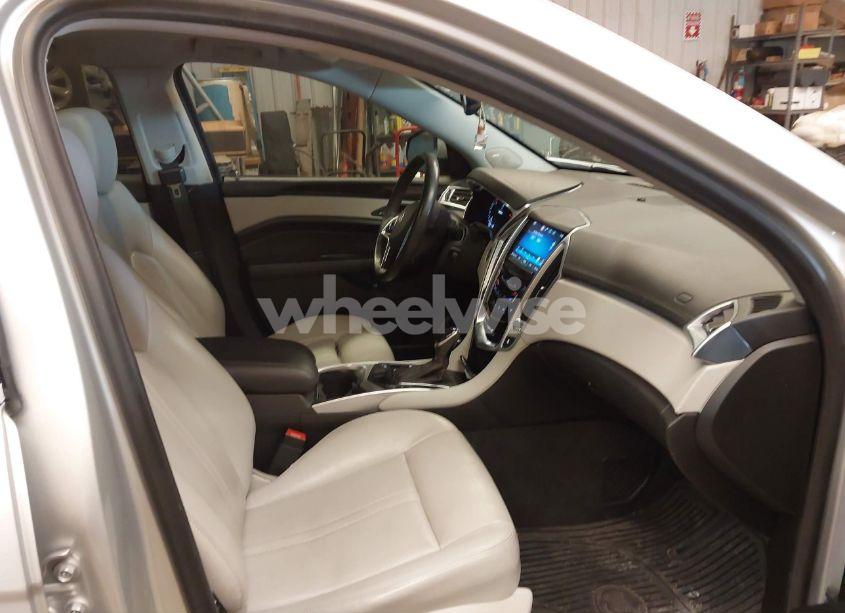 Photo 5 of 2015 Cadillac Srx PERFORMANCE COLLECTION (VIN 3GYFNFE30FS556662)