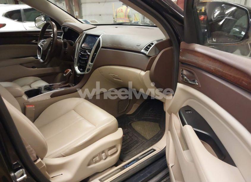 Photo 5 of 2014 Cadillac Srx PERFORMANCE COLLECTION (VIN 3GYFNFE33ES682156)