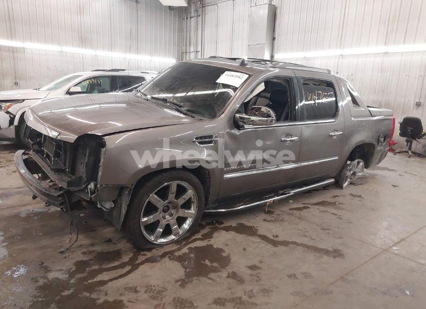 Photo 2 of 2011 Cadillac Escalade EXT LUXURY (VIN 3GYT4MEF4BG222118)
