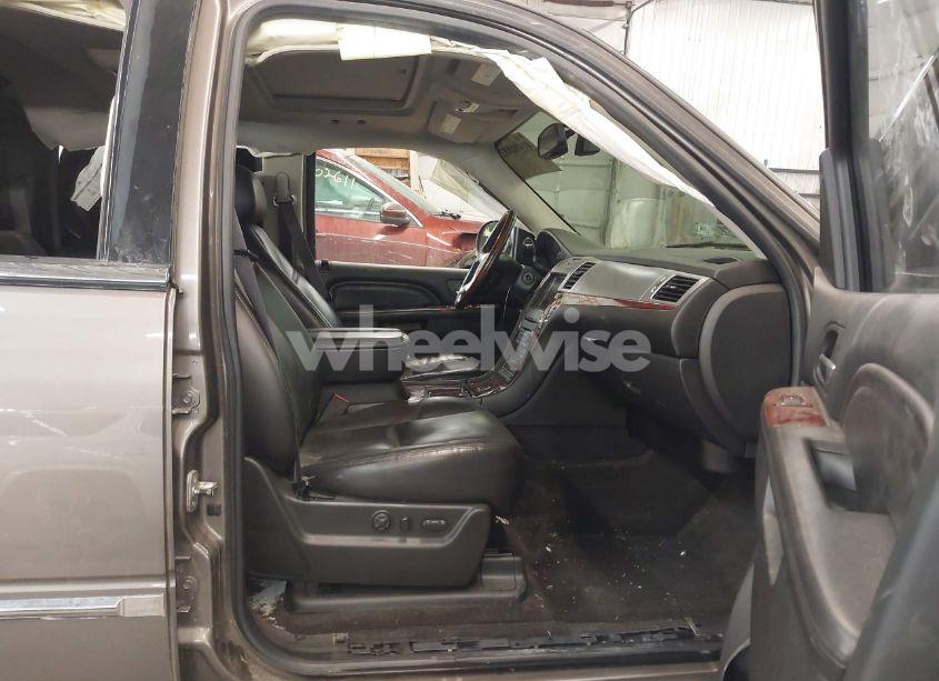 Photo 5 of 2011 Cadillac Escalade EXT LUXURY (VIN 3GYT4MEF4BG222118)