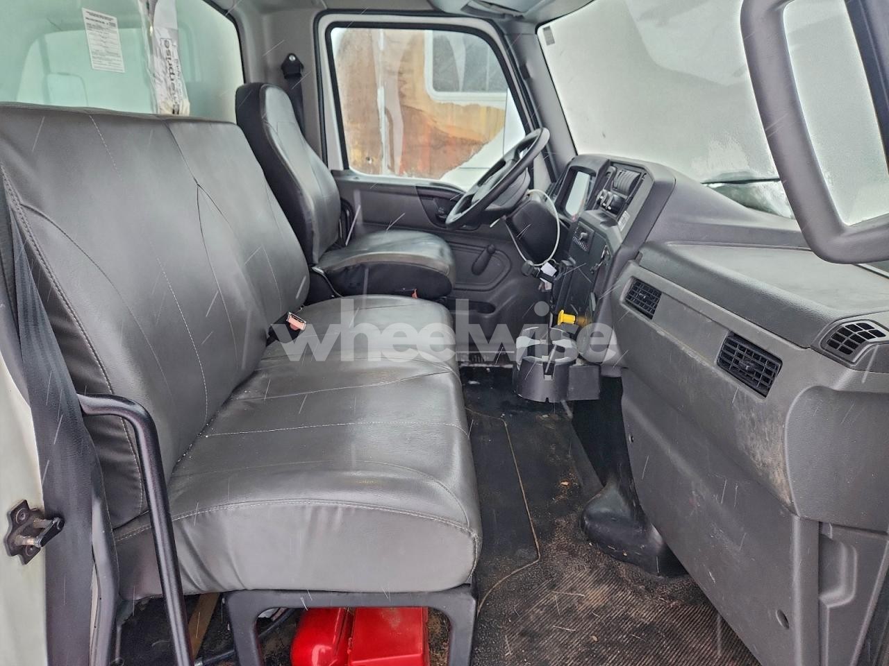 Photo 5 of 2023 INTERNATIONAL MV607 BOX TRUCK (VIN 3HAEUMML0PL754739)