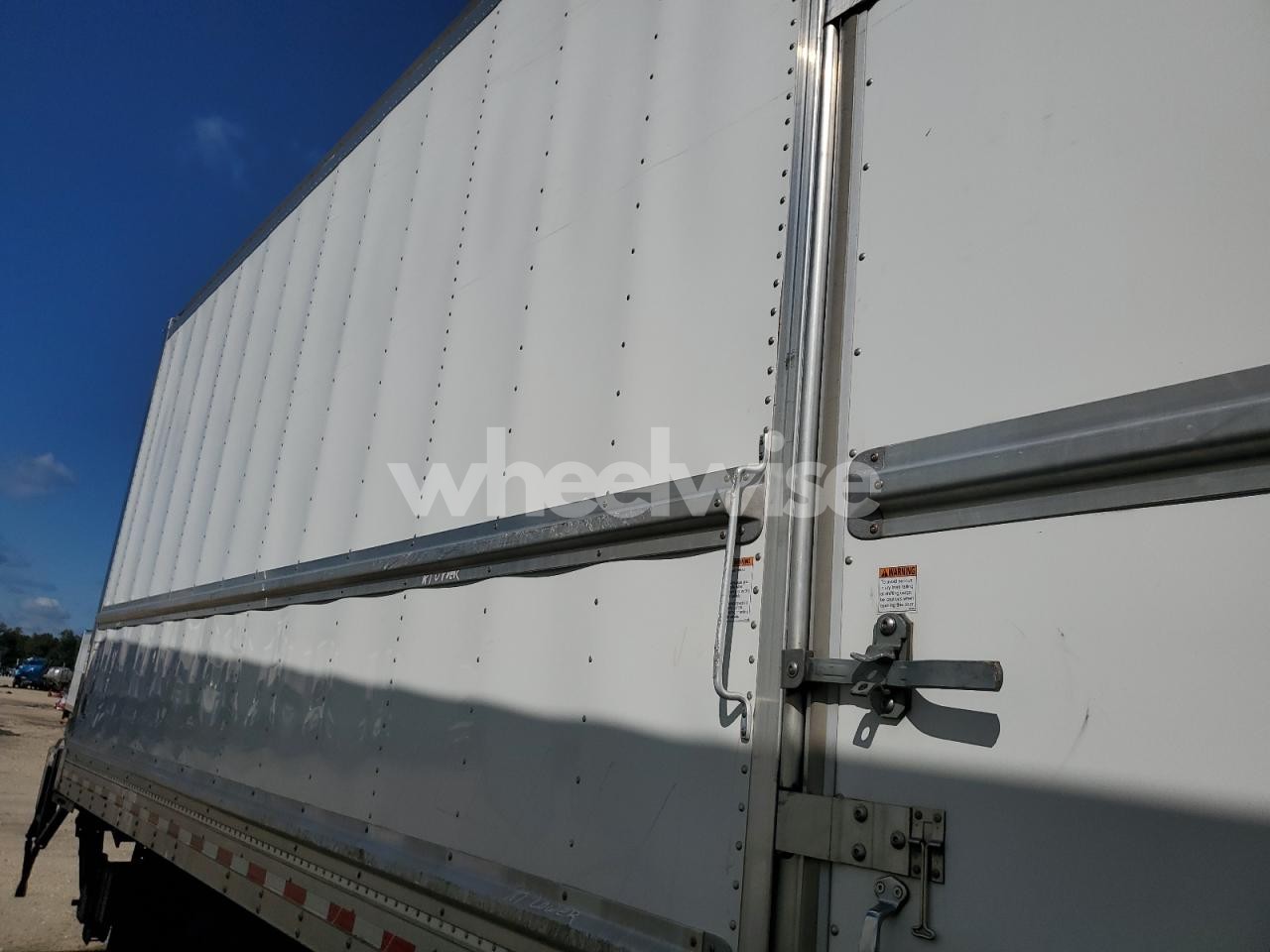 Photo 11 of 2023 INTERNATIONAL MV607 (VIN 3HAEUMML0RL761127)