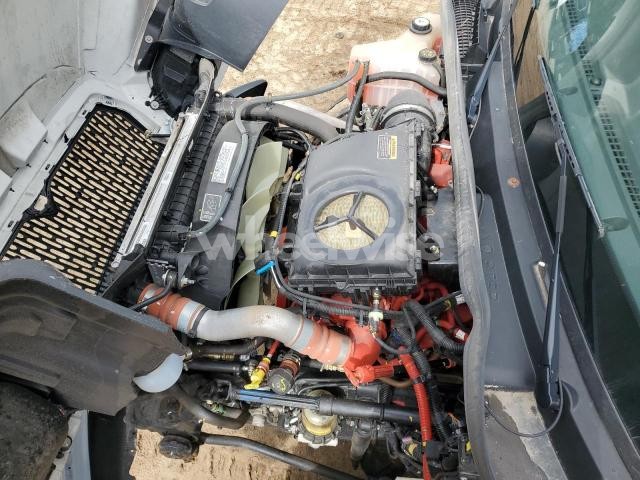 Photo 2 of 2024 INTERNATIONAL MV607 (VIN 3HAEUMML0RL762696)