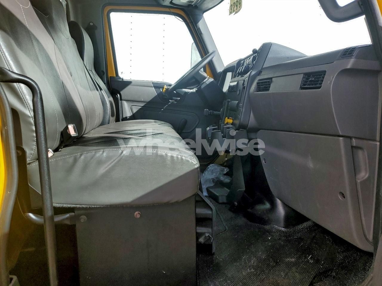 Photo 5 of 2021 INTERNATIONAL MV607 BOX TRUCK (VIN 3HAEUMML1ML479362)