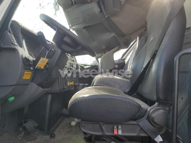 Photo 12 of 2025 INTERNATIONAL MV607 - TRUCKS EXPEDITOR TRUCK (VIN 3HAEUMML2SL364377)