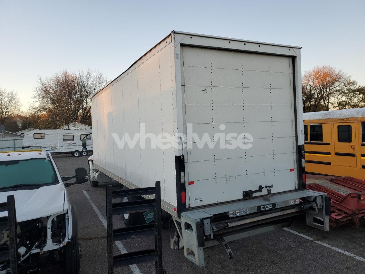Photo 3 of 2021 INTERNATIONAL MV607 BOX TRUCK (VIN 3HAEUMML5ML200091)