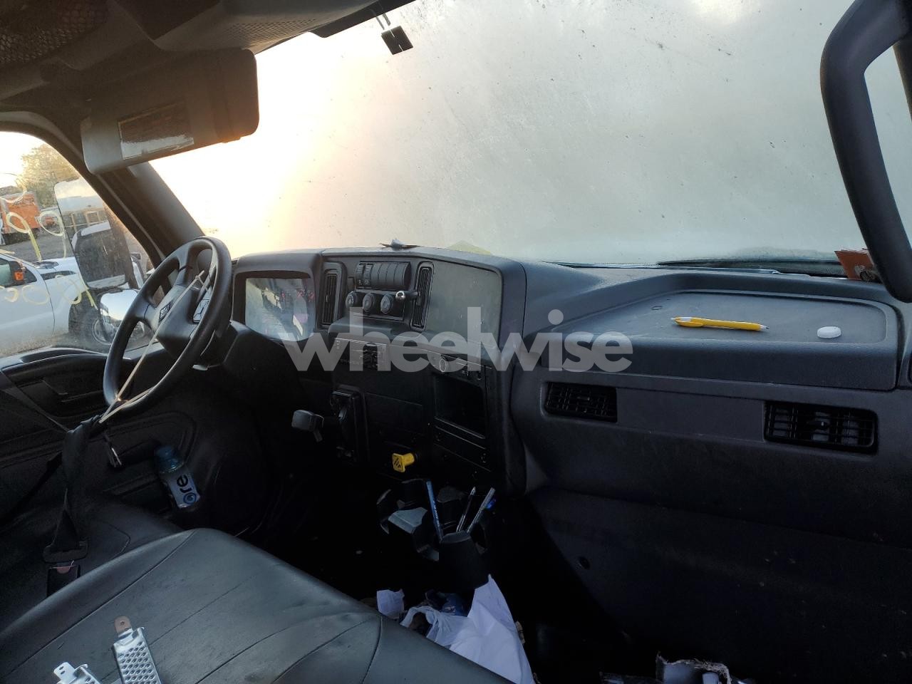 Photo 5 of 2021 INTERNATIONAL MV607 BOX TRUCK (VIN 3HAEUMML5ML200091)