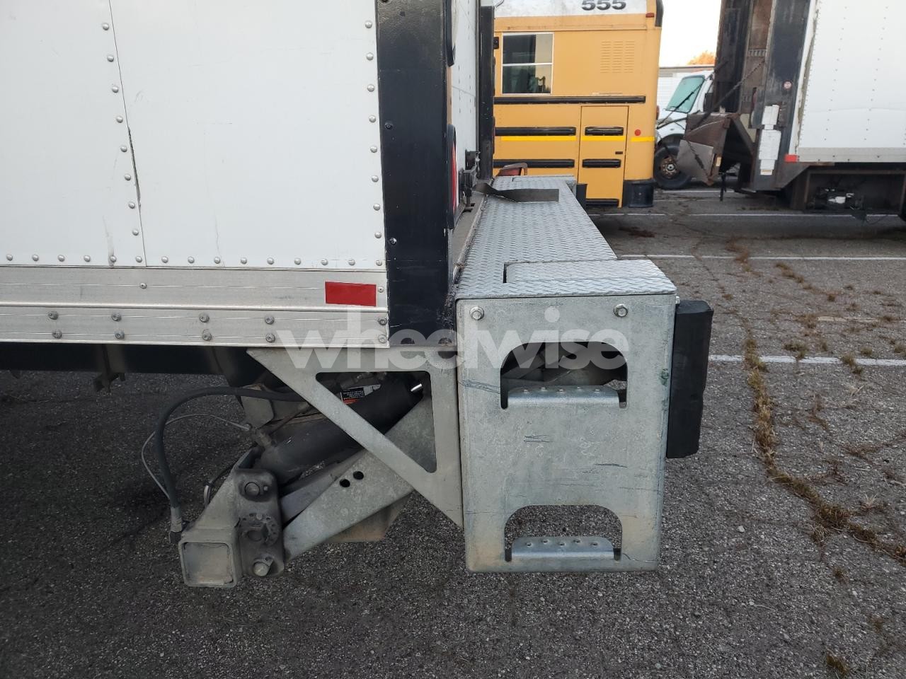 Photo 9 of 2021 INTERNATIONAL MV607 BOX TRUCK (VIN 3HAEUMML5ML200091)