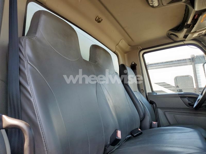 Photo 6 of 2022 INTERNATIONAL MV607 - BOX TRUCK (VIN 3HAEUMML6NL453356)