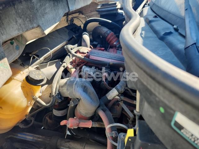 Photo 2 of 2020 INTERNATIONAL MV607 BOX TRUCK (VIN 3HAEUMMLXLL899426)