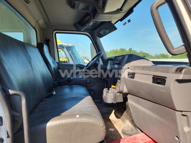 Photo 6 of 2020 INTERNATIONAL MV607 BOX TRUCK (VIN 3HAEUMMLXLL899426)