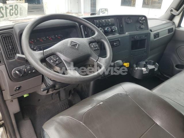 Photo 3 of 2020 INTERNATIONAL MV607 - BOX TRUCK (VIN 3HAEUMMN5LL414353)