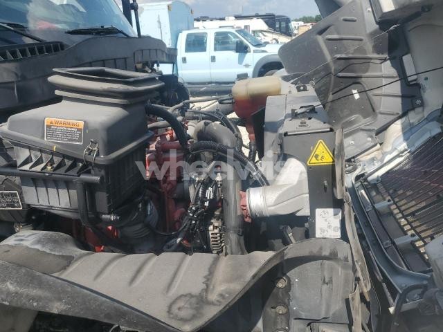 Photo 8 of 2022 INTERNATIONAL MV607 REFRIGERATED TRUCK (VIN 3HAEVTARXNL404743)