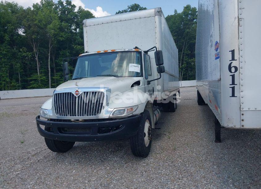 Photo 2 of 2018 International Durastar 4300 (VIN 3HAMMMML4JL003369)