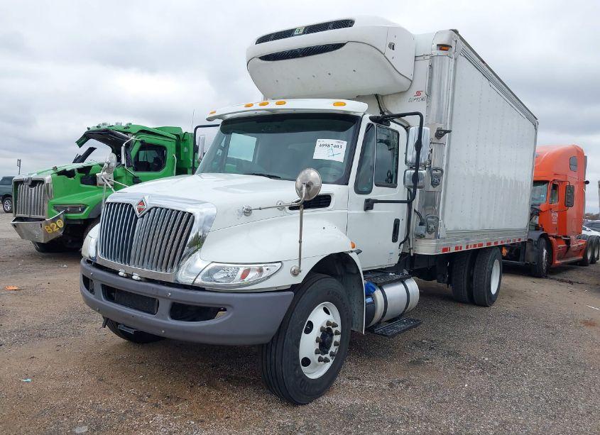 Photo 2 of 2018 International Durastar 4300 (VIN 3HAMMMMN4JL234600)