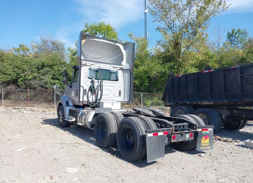 Photo 3 of 2017 International Prostar+ (VIN 3HCDJAPR6HL654107)