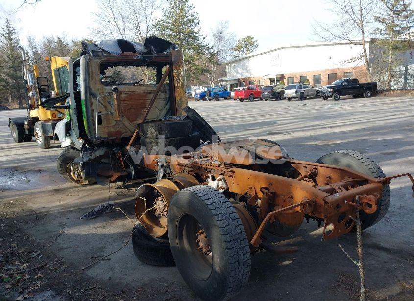 Photo 3 of 2019 International Lt (VIN 3HCDZAPRXKL392138)