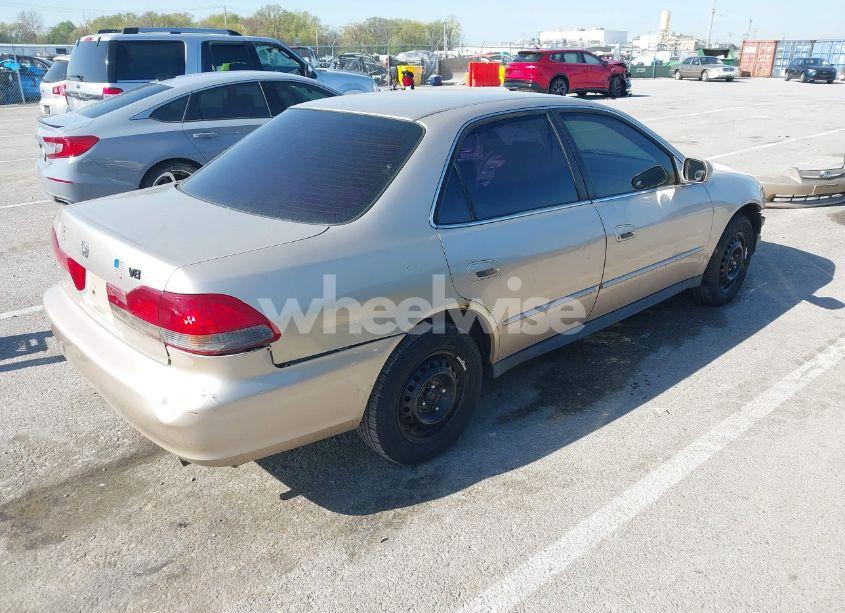 Photo 4 of 2002 Honda Accord 2.3 LX (VIN 3HGCG56412G702456)