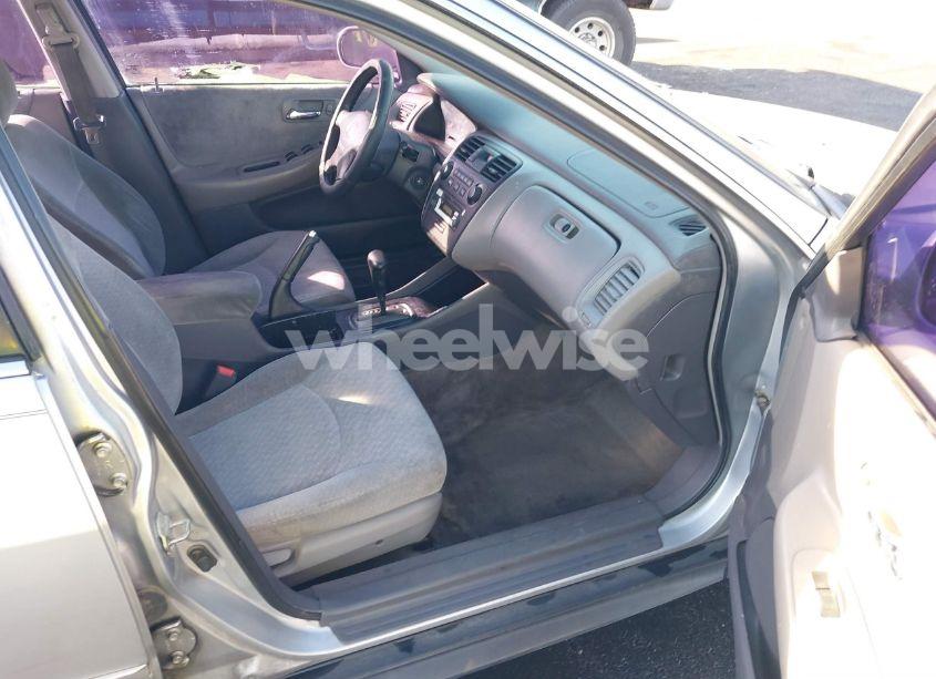 Photo 5 of 2002 Honda Accord 2.3 LX (VIN 3HGCG56412G705423)