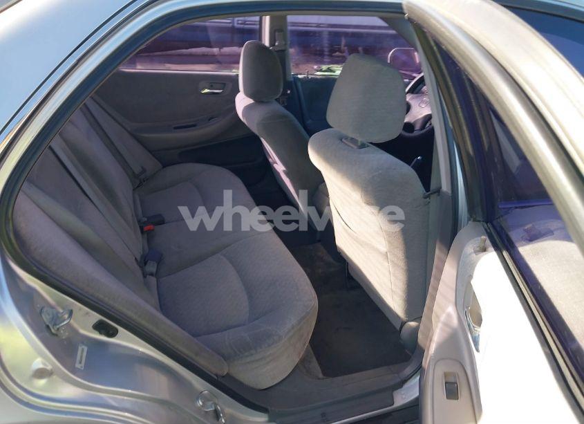 Photo 8 of 2002 Honda Accord 2.3 LX (VIN 3HGCG56412G705423)