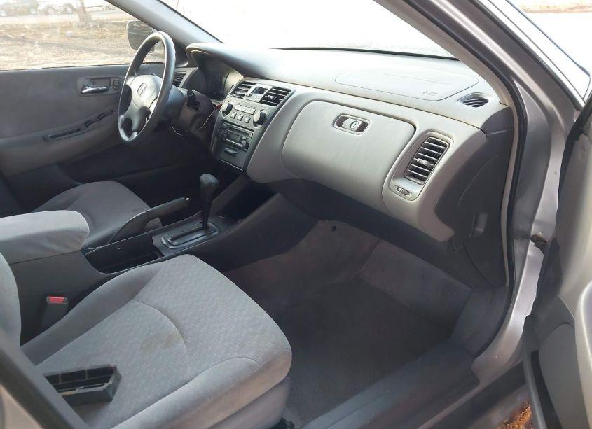 Photo 5 of 2002 Honda Accord 2.3 LX (VIN 3HGCG56442G705934)