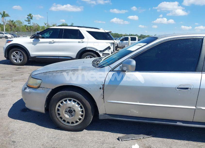 Photo 15 of 2002 Honda Accord 2.3 LX (VIN 3HGCG56462G703845)