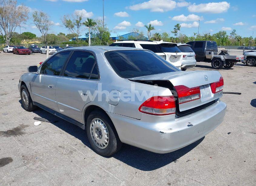 Photo 3 of 2002 Honda Accord 2.3 LX (VIN 3HGCG56462G703845)