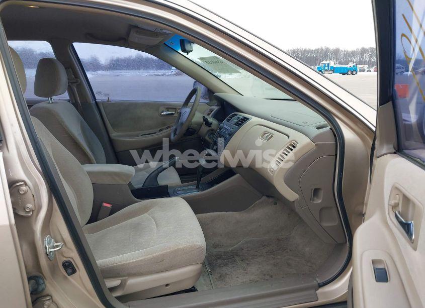 Photo 5 of 2002 Honda Accord 2.3 LX (VIN 3HGCG56472G703238)