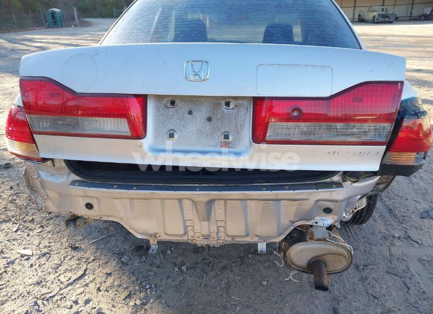 Photo 12 of 2002 Honda Accord 2.3 LX (VIN 3HGCG564X2G703511)