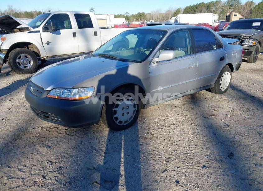 Photo 2 of 2002 Honda Accord 2.3 LX (VIN 3HGCG564X2G703511)
