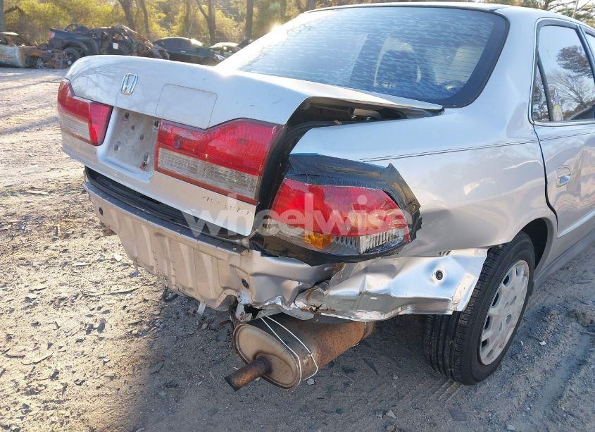 Photo 6 of 2002 Honda Accord 2.3 LX (VIN 3HGCG564X2G703511)