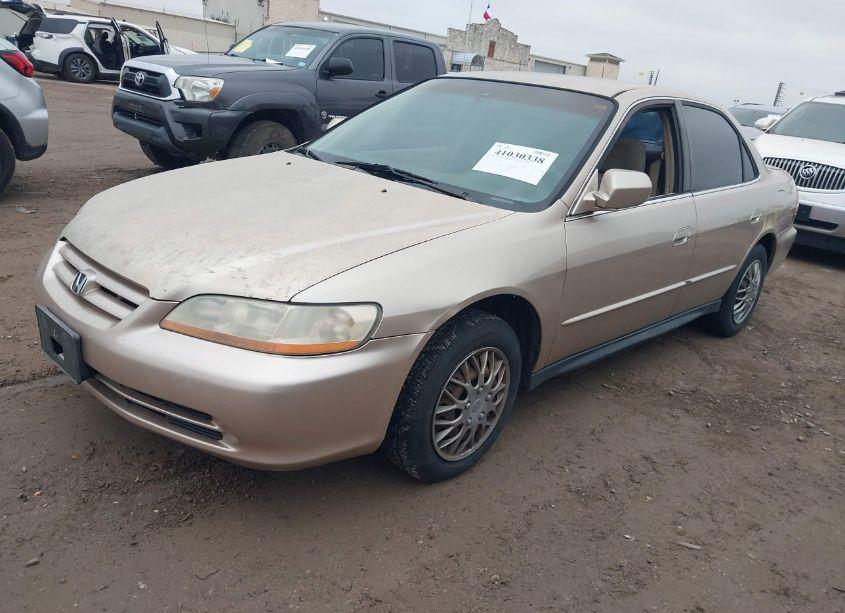 Photo 2 of 2001 Honda Accord 2.3 LX (VIN 3HGCG66501G701571)