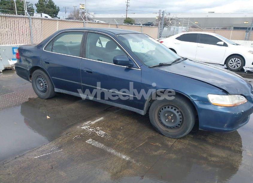 2000 Honda Accord SDN (VIN 3HGCG6650YG700852) main photo