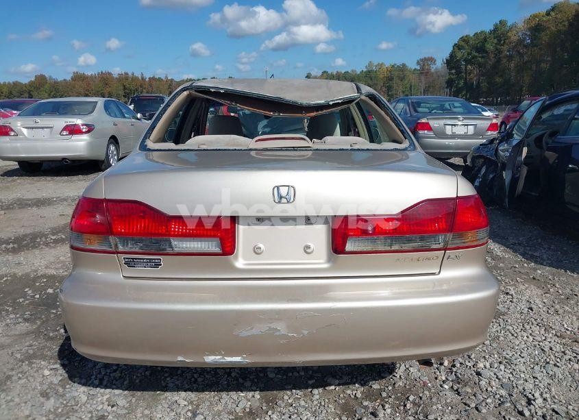 Photo 16 of 2001 Honda Accord 2.3 LX (VIN 3HGCG66511G711526)