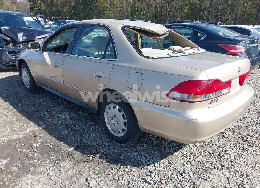 Photo 3 of 2001 Honda Accord 2.3 LX (VIN 3HGCG66511G711526)
